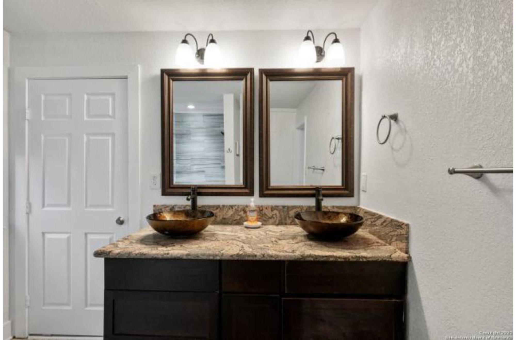 Experience Serenity In A 4Br3Ba Downtown Home سان أنطونيو المظهر الخارجي الصورة