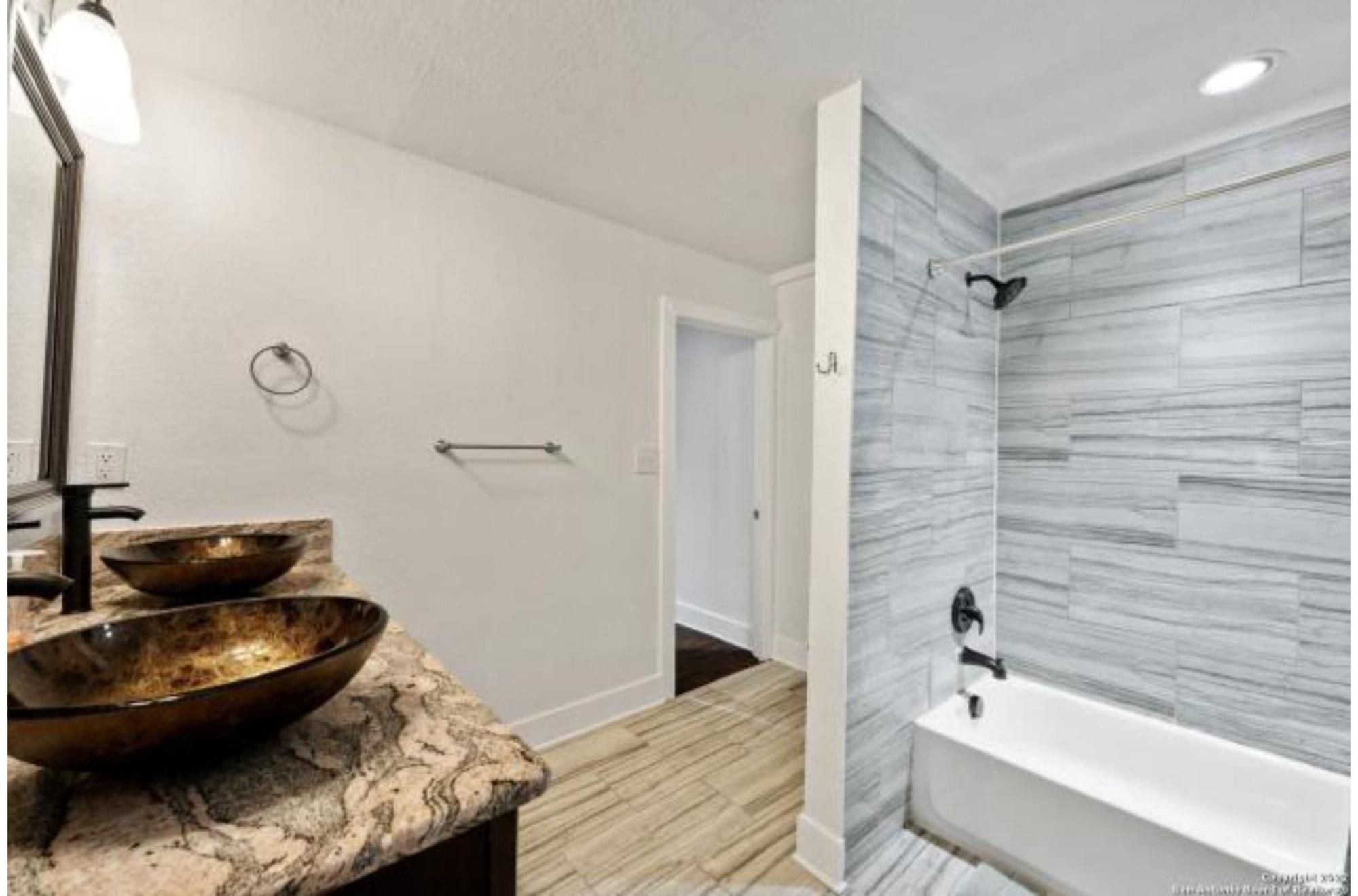 Experience Serenity In A 4Br3Ba Downtown Home سان أنطونيو المظهر الخارجي الصورة