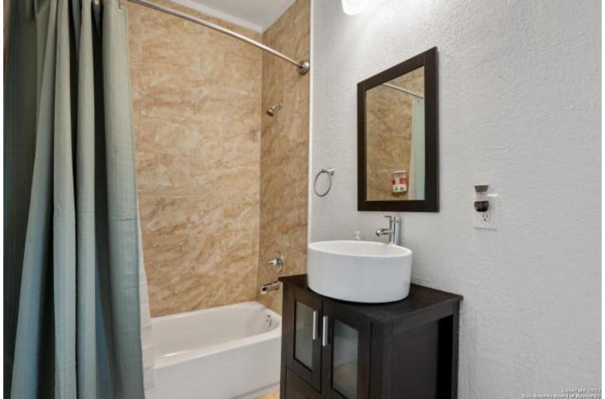 Experience Serenity In A 4Br3Ba Downtown Home سان أنطونيو المظهر الخارجي الصورة